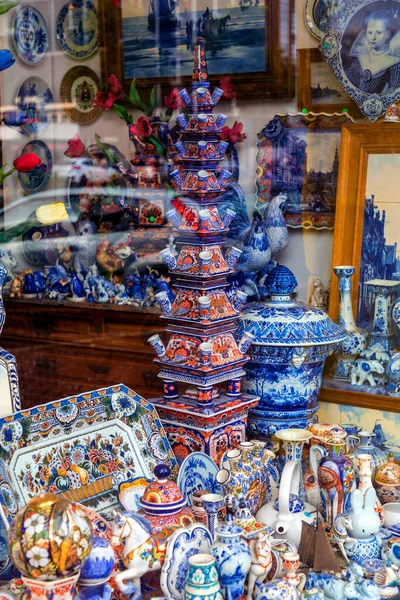 Amsterdam Oct 2021 Traditional Delftware Pottery Objects Displayed Ceramic Shop — 스톡 사진