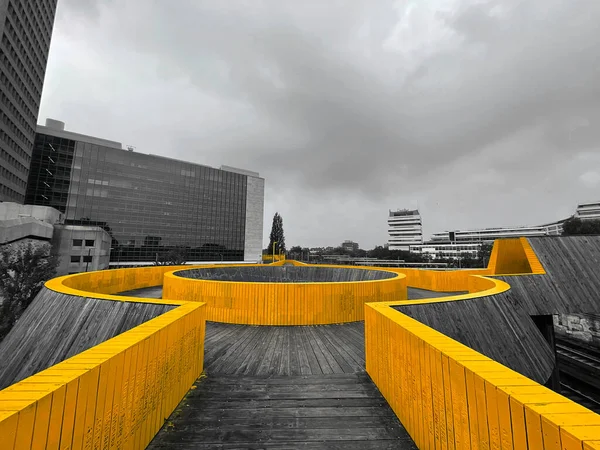 Rotterdam Holanda Outubro 2021 Luchtsingel Uma Passarela Madeira Pintada Amarelo — Fotografia de Stock