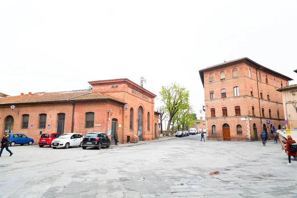 イタリア シエナ 2022年4月7日 シエナの食品市場であるMercato Rionale外観が現在閉鎖されています — ストック写真