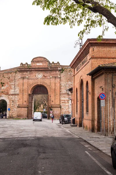 Siena Italië Apr 2022 Porta Camollia Een Van Noordelijke Portalen — Stockfoto