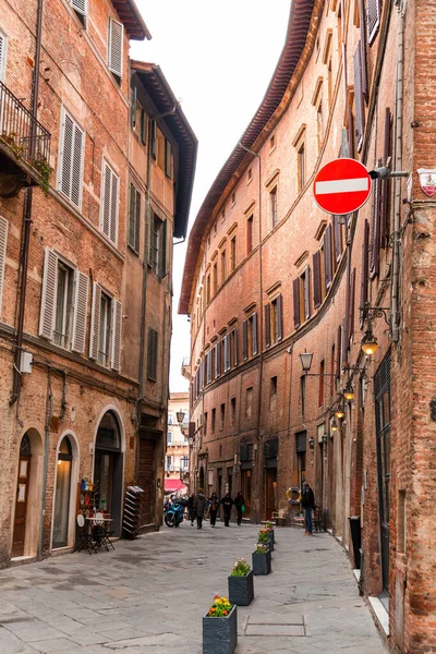 Siena Italia Abr 2022 Arquitectura Genérica Vista Calle Desde Histórica —  Fotos de Stock