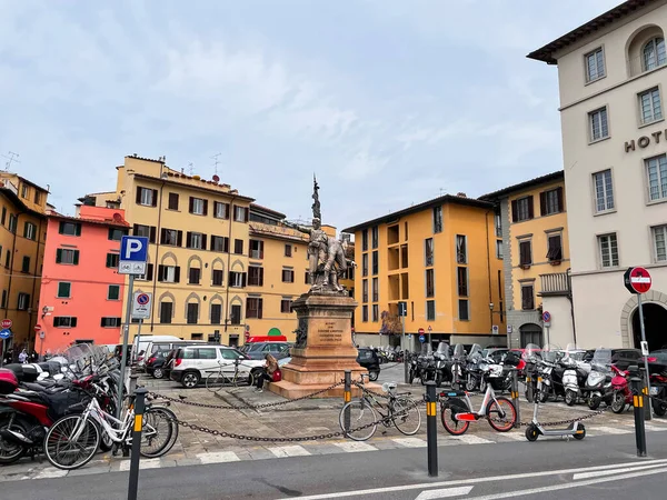 Флоренция Италия Апреля 2022 Года Памятник Пьяцца Фазана Бронзовая Статуя — стоковое фото