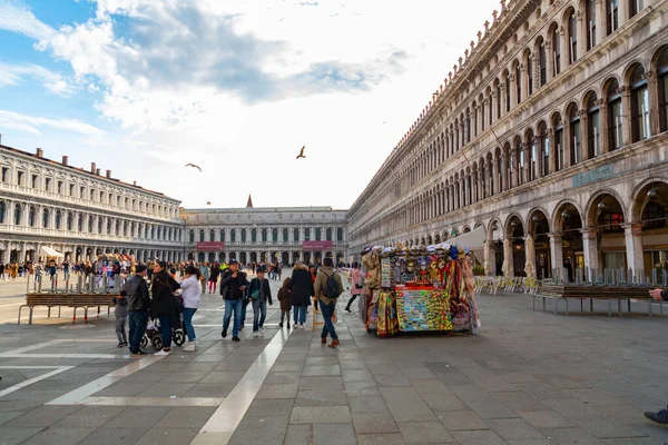 Venice Italy April 2022 Historical Landmarks People Walking Mark Square — Stock Photo, Image