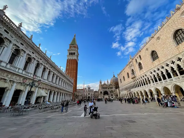 Velence Olaszország 2022 Április Történelmi Nevezetességek Sétáló Emberek Szent Márk — Stock Fotó