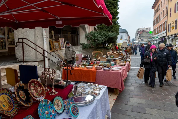 2022年1月29日フランス アヌシーの旧市街地市場で売買 — ストック写真