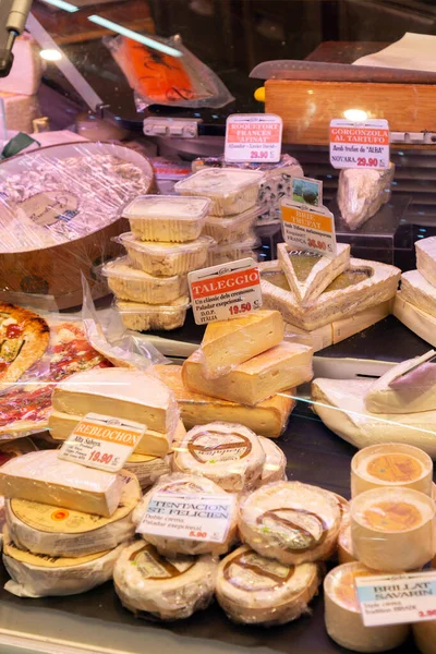 Барселона Испания Feb 2022 Продукты Питания Продаются Внутри Mercat Santa — стоковое фото