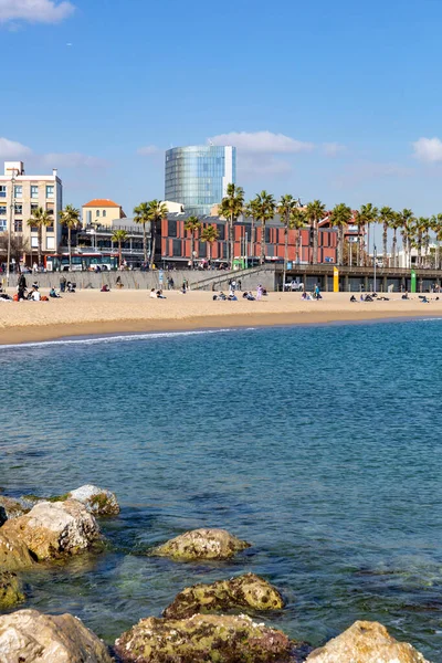 Барселона Іспанія Feb 2022 Будинки Люди Вздовж Пляжу Дьонета Районі — стокове фото