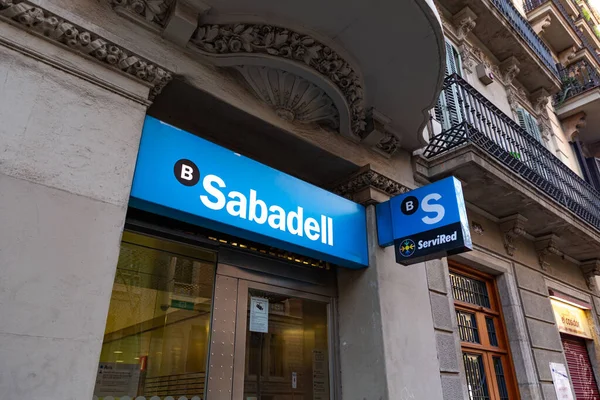 Barcelona España Feb 2022 Sucursal Barcelona Del Banco Sabadell Empresa —  Fotos de Stock