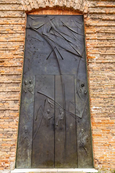 パドヴァ イタリア 2022年4月4日 イタリア ヴェネト州パドヴァ中心部のプラート デッラ ヴァレの前に位置するサンタ ジュスティーナ修道院の装飾と建築の詳細 — ストック写真