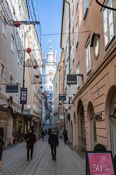 Σάλτσμπουργκ Αυστρία Δεκεμβρίου 2021 Getreidegasse Είναι Ένα Πολυσύχναστο Εμπορικό Δρόμο — Φωτογραφία Αρχείου