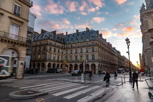 フランス 2022年1月20日 リヴォリ通り Rue Rivoli フランスのパリ中心部にある通り ファッショナブルなブランドを取り揃えた商店街です — ストック写真