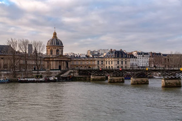 フランス パリ2022年1月20日 フランス科学アカデミー外観図またはフランス パリのセーヌ川沿いのフランス研究所 — ストック写真