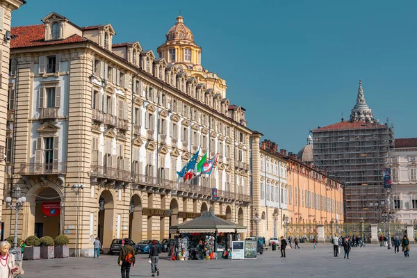 意大利都灵 2022年3月28日 卡斯特罗广场 Piazza Castello 是意大利都灵的一个城市广场 里面有博物馆 戏院和咖啡馆 — 图库照片