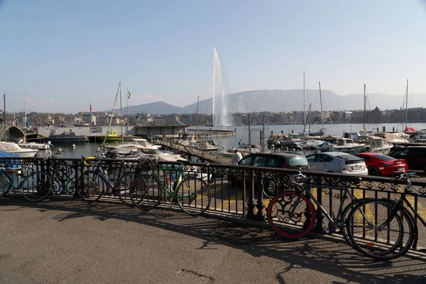 Genève Zwitserland Maart 2022 Landschappelijk Uitzicht Vanaf Het Meer Van — Stockfoto