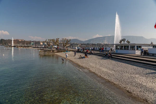 Женева Швейцария Марта 2022 Года Люди Наслаждаются Живописным Видом Женевское — стоковое фото