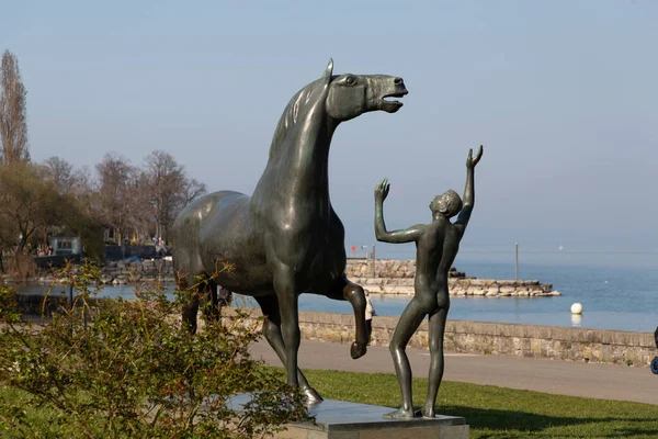 Женева Швейцария Марта 2022 Года Подросток Скульптура Лошади Созданная Швейцарским — стоковое фото