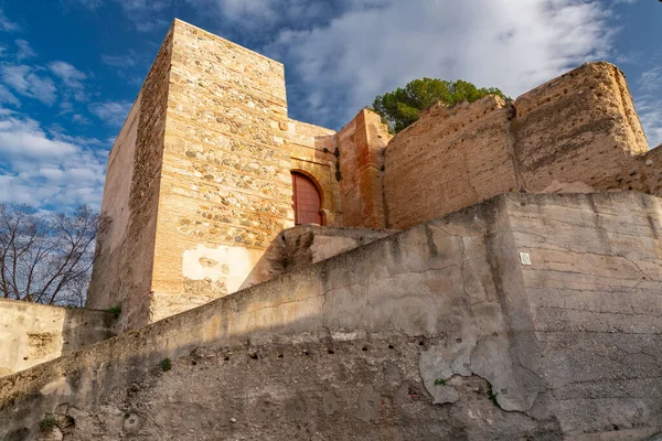 Granada Hiszpania Lutego 2022 Zewnętrzne Mury Twierdzy Alcazaba Granadzie Hiszpania — Zdjęcie stockowe