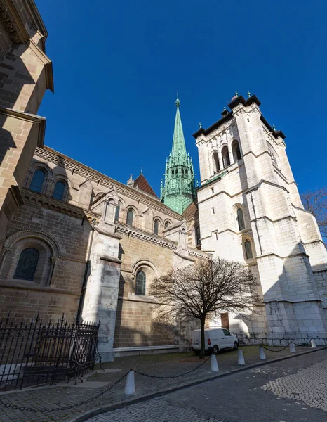 제네바 스위스 2022년 24일 세인트 피에르 대성당은 가톨릭 대성당이며 나중에 — 스톡 사진