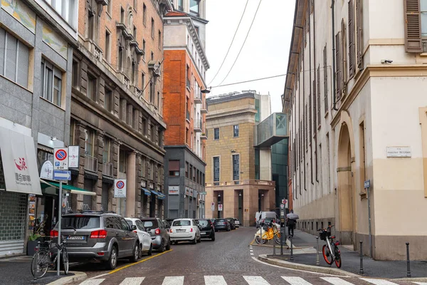 Milánó Olaszország Március Tipikus Olasz Épületek Utcakép Milánóban Lombardia Fővárosában — Stock Fotó
