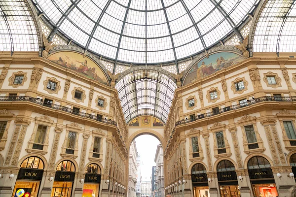 Милан Италия Марта 2022 Года Галерея Витторио Эммануэле Является Старейшей — стоковое фото