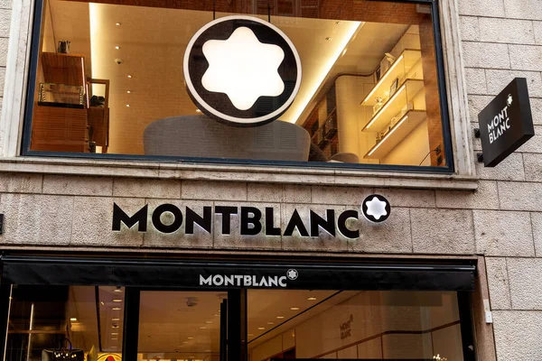 밀라노 이탈리아 2022년 29일 이탈리아 밀라노의 Montblanc 상점의 — 스톡 사진