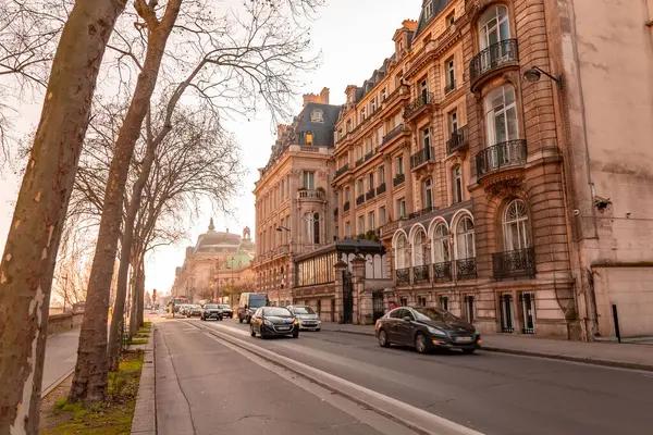 フランス 2022年1月24日 フランスの首都パリからの一般的なストリートビュー 典型的なフランスの建築と都市景観 — ストック写真