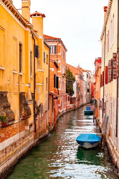 Beautiful Canals Traditional Venetian Buildings Venice Veneto Northeast Italy — Stock Photo, Image