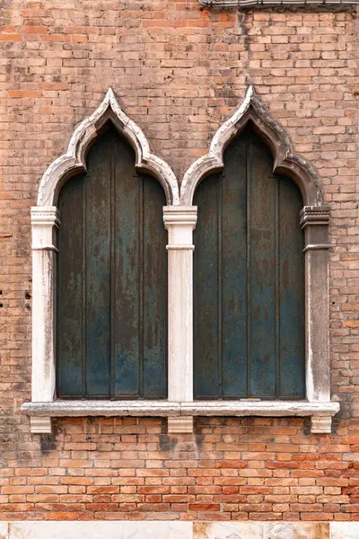 Janela Típica Estilo Veneziano Detalhe Arquitetônico Veneza Veneto Itália — Fotografia de Stock