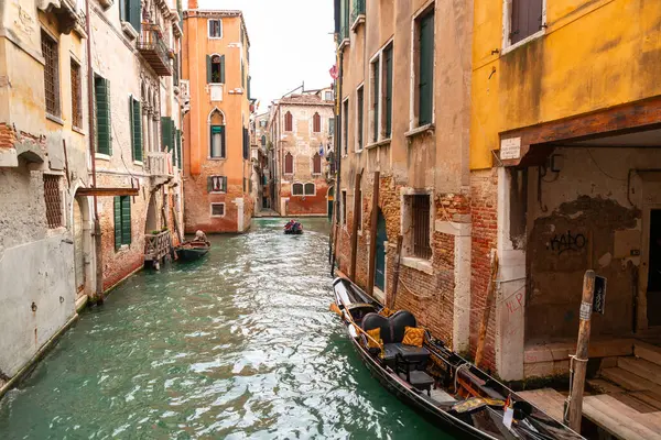 Venetië Italië April 2022 Prachtige Grachten Traditionele Venetiaanse Gebouwen Venetië Rechtenvrije Stockfoto's