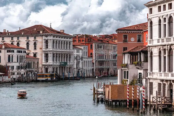 Venesia Italia April 2022 Kanal Kanal Indah Dan Bangunan Bangunan Stok Foto Bebas Royalti