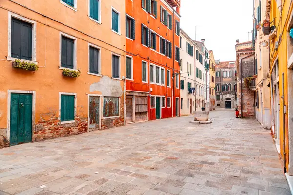 Venise Italie Avril 2022 Architecture Typiquement Vénitienne Vue Sur Rue Image En Vente
