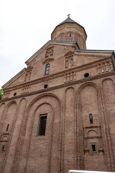 stock image Tbilisi, Georgia - 17 JUNE, 2024: Norashen is a defunct Armenian Apostolic church in the old town of Tbilisi, Georgia.