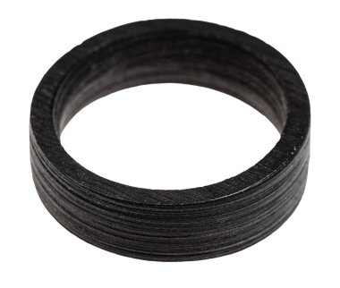 Doğal Jet Stone 'dan oyulmuş bir yüzük. Yakın plan. Gürcistan' dan izole edilmiş.