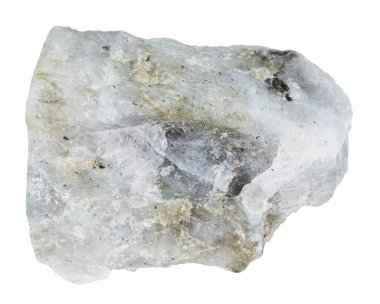 Jeolojik koleksiyondaki doğal taş örneğini kapat. Madagaskar 'dan beyaz arka planda izole edilmiş cilalanmamış gri labradorit minerali.