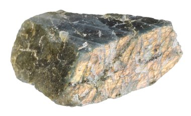 Jeolojik koleksiyondaki doğal taş örneğini kapat. Madagaskar 'dan beyaz arka planda izole edilmiş cilalanmamış yeşil labradorit minerali.