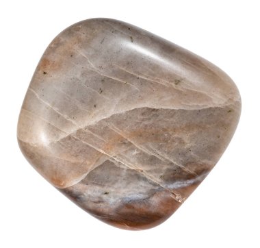 Jeolojik koleksiyondaki doğal taş örneklerini kapatın. Güney Urallar 'daki Kurochkin kütük birikintisinden beyaz arka planda izole edilmiş cilalanmış nephelin minerali.