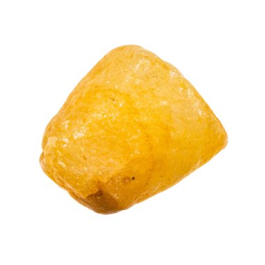 Jeolojik koleksiyondaki doğal taş örneğini kapat. Myanmar 'dan beyaz arka planda izole edilmiş ham sarı safir kristali.