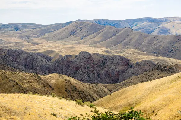 Ermenistan, Ermenistan, Ermenistan, Erarat ve Vayots arasındaki dağlar