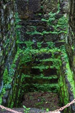 Gonio, Gürcistan - 18 Eylül 2013: Adjara, Gürcistan 'daki Gonio Kalesi' nin iç kulesi. Kalenin ilk adı MS 1. yüzyılda Genç Pliny 'e ait.