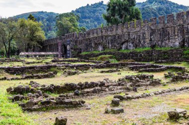 Gonio, Gürcistan - 18 Eylül 2013: Gürcistan 'ın başkenti Adjara' daki Gonio Kalesi 'nin yıkımı. Kalenin ilk adı MS 1. yüzyılda Genç Pliny 'e ait.