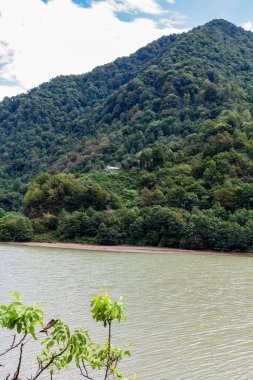 Gürcistan 'a seyahat - Adjara' daki Chorokh Nehri