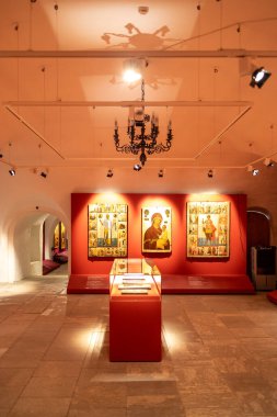 Moskova, Rusya - 13 Mart 2025: Andrey Rublev Antik Rus Kültür ve Sanat Müzesi Salonu Andronikov Kurtarıcı Manastırı