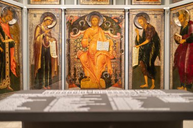 Moskova, Rusya - 13 Mart 2025: Andronikov Manastırı 'ndaki Orta Andrey Rublev Antik Rus Kültür ve Sanat Müzesi' nde duvar resmi