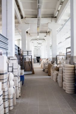 Gzhel, Rusya - 21 Mart 2025: Gzhel Porselen Fabrikası, Moskova Bölgesi, Rusya