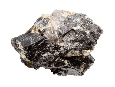 Jeolojik koleksiyondaki doğal taş örneklerini kapatın. Beyaz arka planda izole edilmiş kesilmemiş kurtframit minerali.