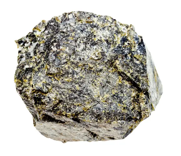 Jeolojik koleksiyondaki doğal taş örneklerini kapatın. Beyaz zemin üzerinde bulunan ham diopside minerali.