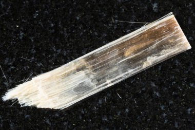 Rusya, Tuva 'dan yakın plan üzerinde ham nemalit minerali örneği