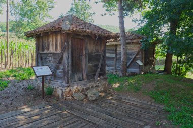 Sırbistan 'ın Gradiste kentinde Peter' ın Hamlet Etnik Kompleksi