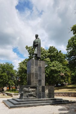 Picture of the statue of the first King of Serbia, Karadjordje, in Karadjordjev Konak, Oplenac, Topola