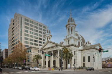 Dış görünümü Katedrali Bazilikası St Joseph, büyük Roma Katolik Kilisesi Downtown San Jose, California south San Francisco defne alan bulunmaktadır.